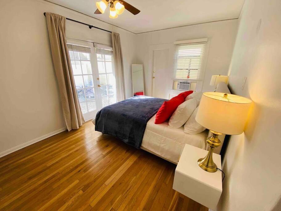 Chic 1,400 Sq Ft In Weho 2br 2ba Gated Los Angeles