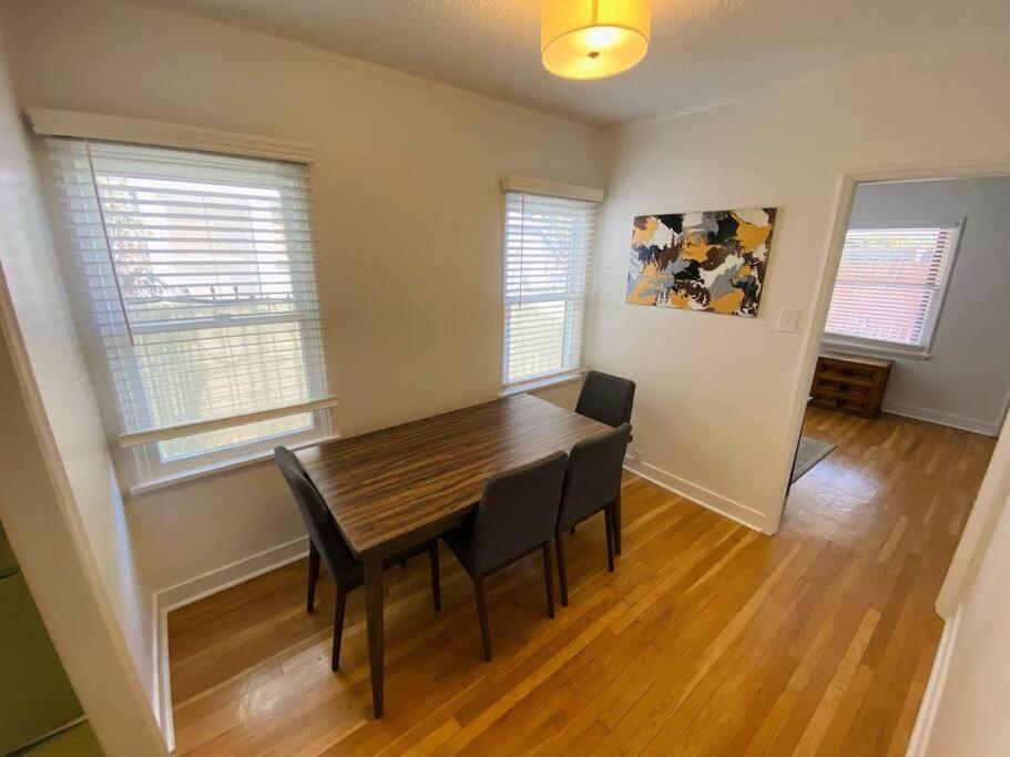Chic 1,400 Sq Ft In Weho 2br 2ba Gated Chalet *