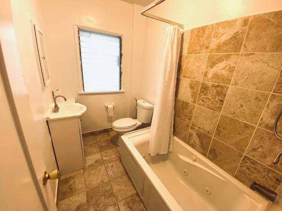 Chic 1,400 Sq Ft In Weho 2br 2ba Gated Los Angeles