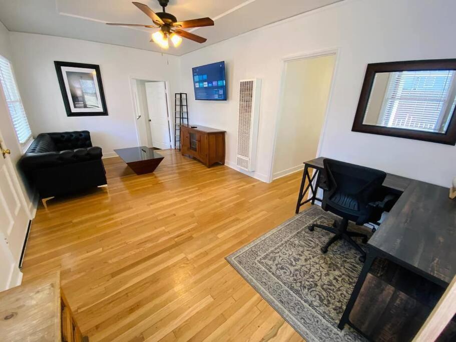 Chic 1,400 Sq Ft In Weho 2br 2ba Gated Chalet Los Angeles