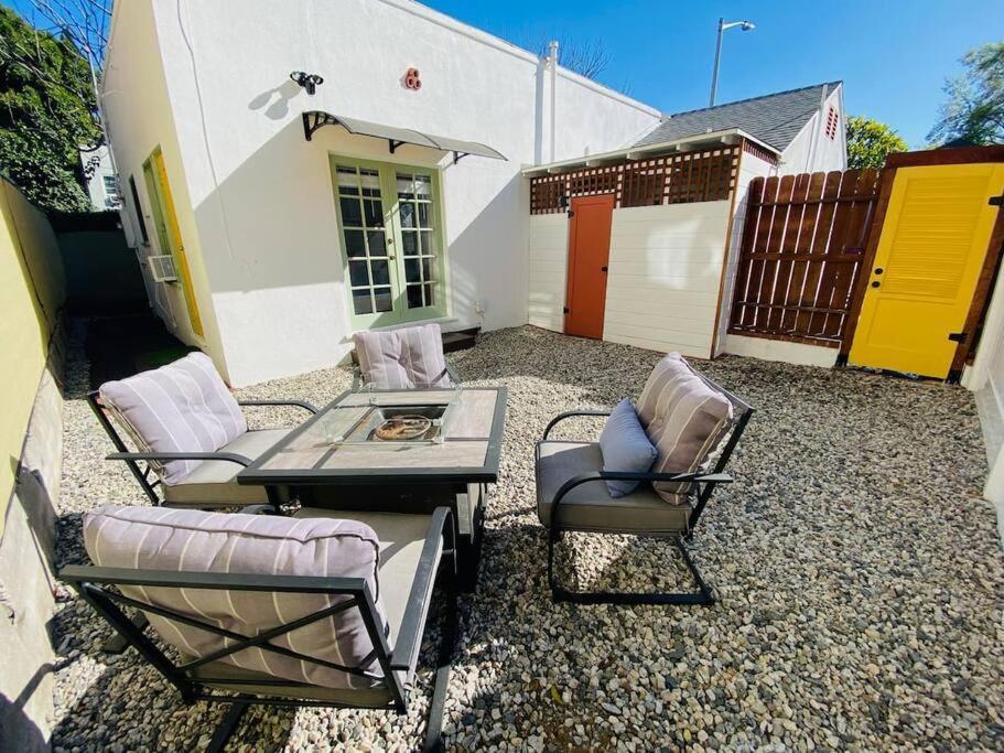 Chic 1,400 Sq Ft In Weho 2br 2ba Gated Chalet